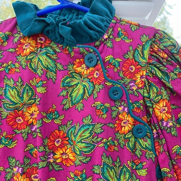 Beautiful Wee Clancy Classic Dress in Vibrant Colors - Picture 2 of 5